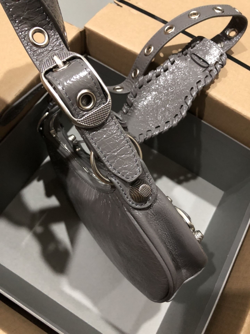 Ba1en*iaga le cagole bags